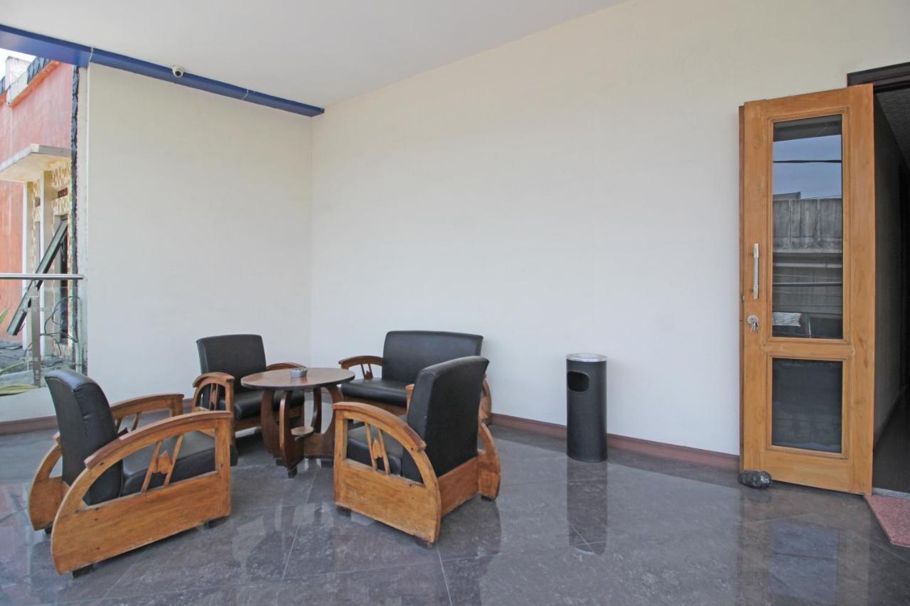 Reddoorz Near Uns Solo Ξενοδοχείο Εξωτερικό φωτογραφία