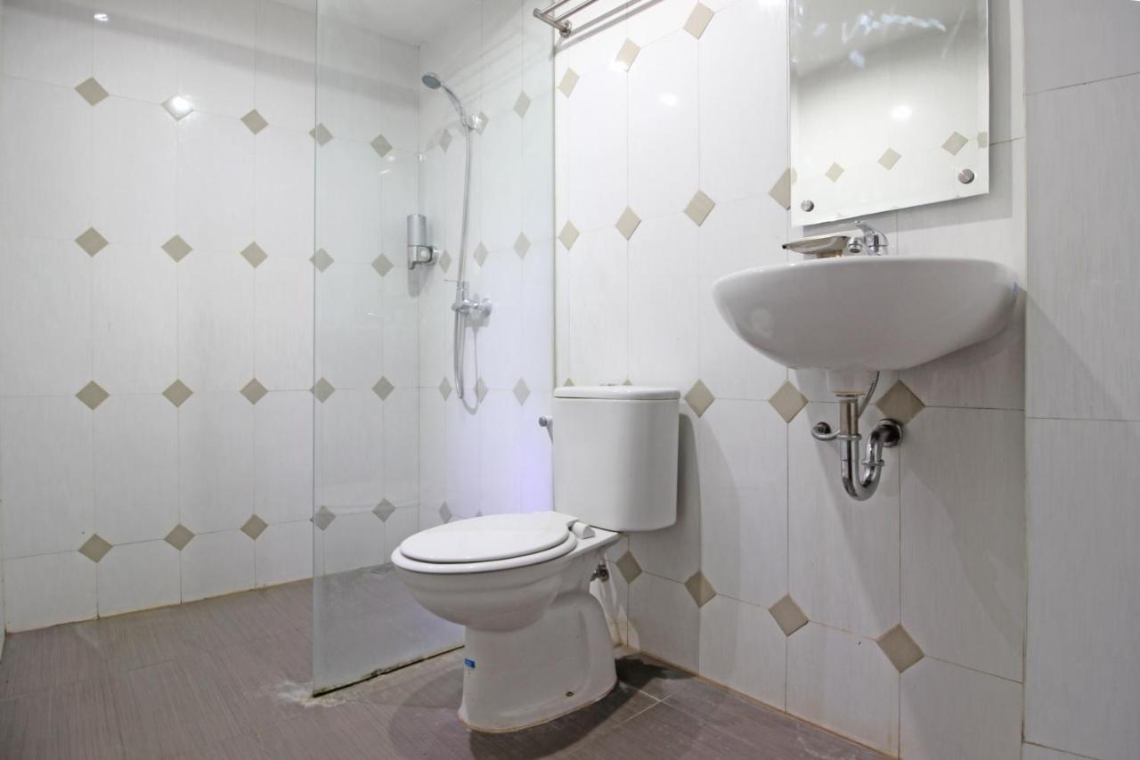 Reddoorz Near Uns Solo Ξενοδοχείο Εξωτερικό φωτογραφία